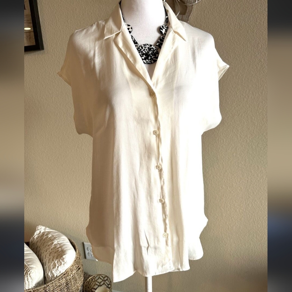 Nine West cap sleeve off button up